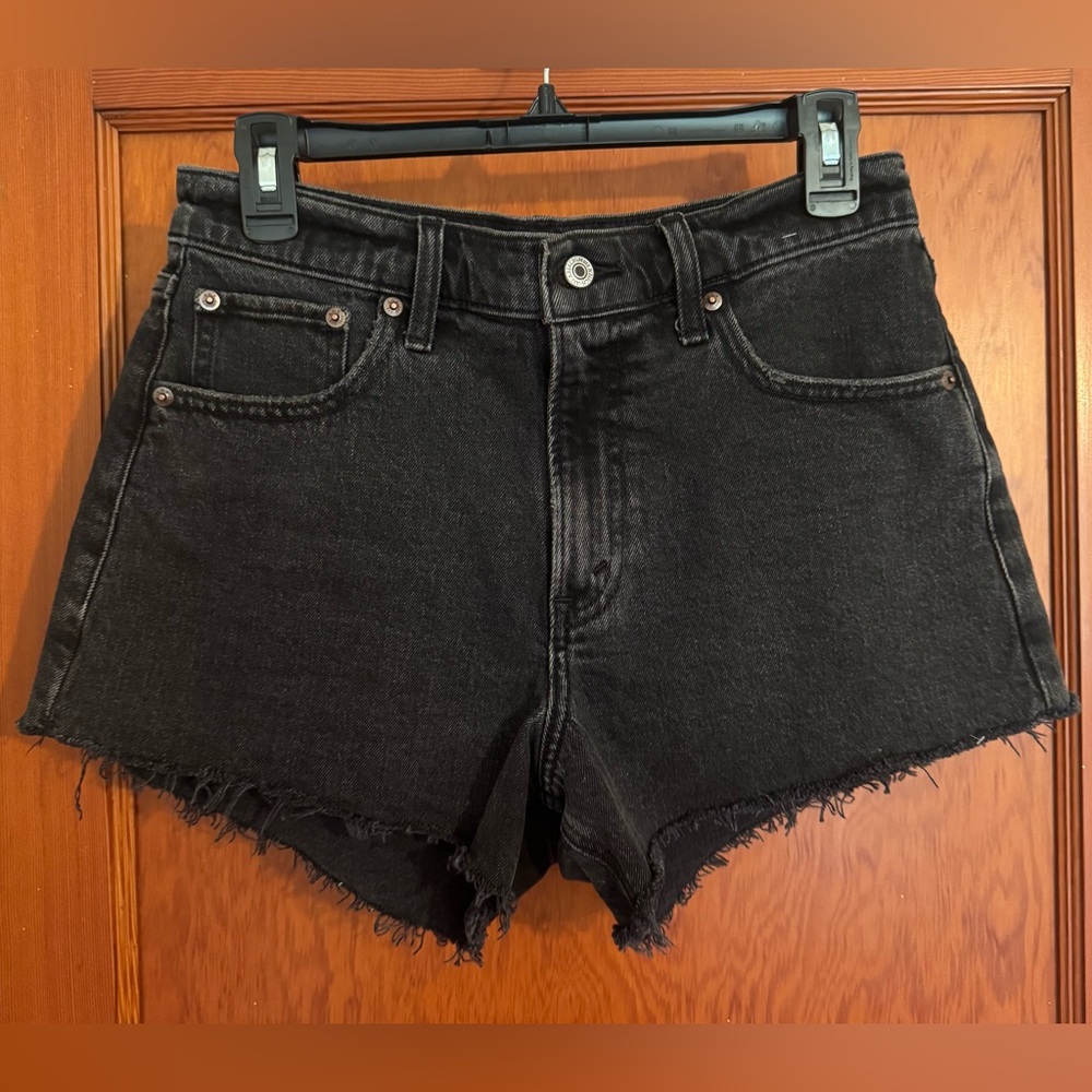 Abercrombie & Fitch Black 90s high rise raw hem jean shorts